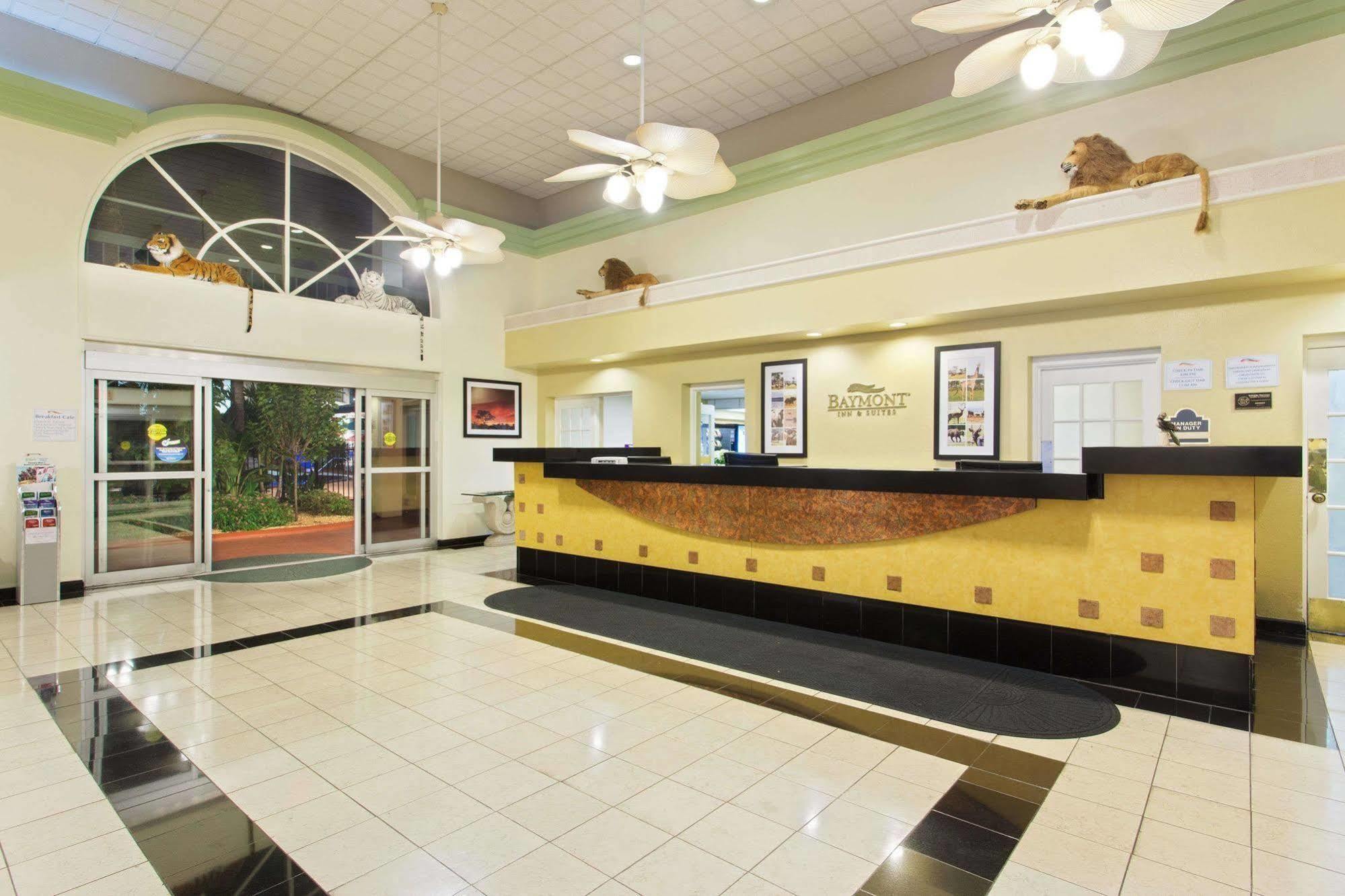 מלון Baymont By Wyndham Tampa Near Busch Gardens מראה חיצוני תמונה